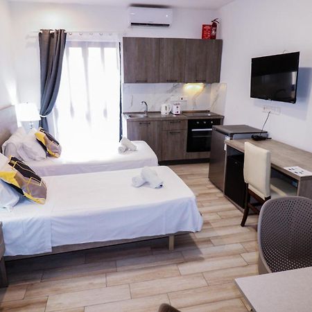 Napoli Suites Studios Aparthotel Сент Джулианс Экстерьер фото