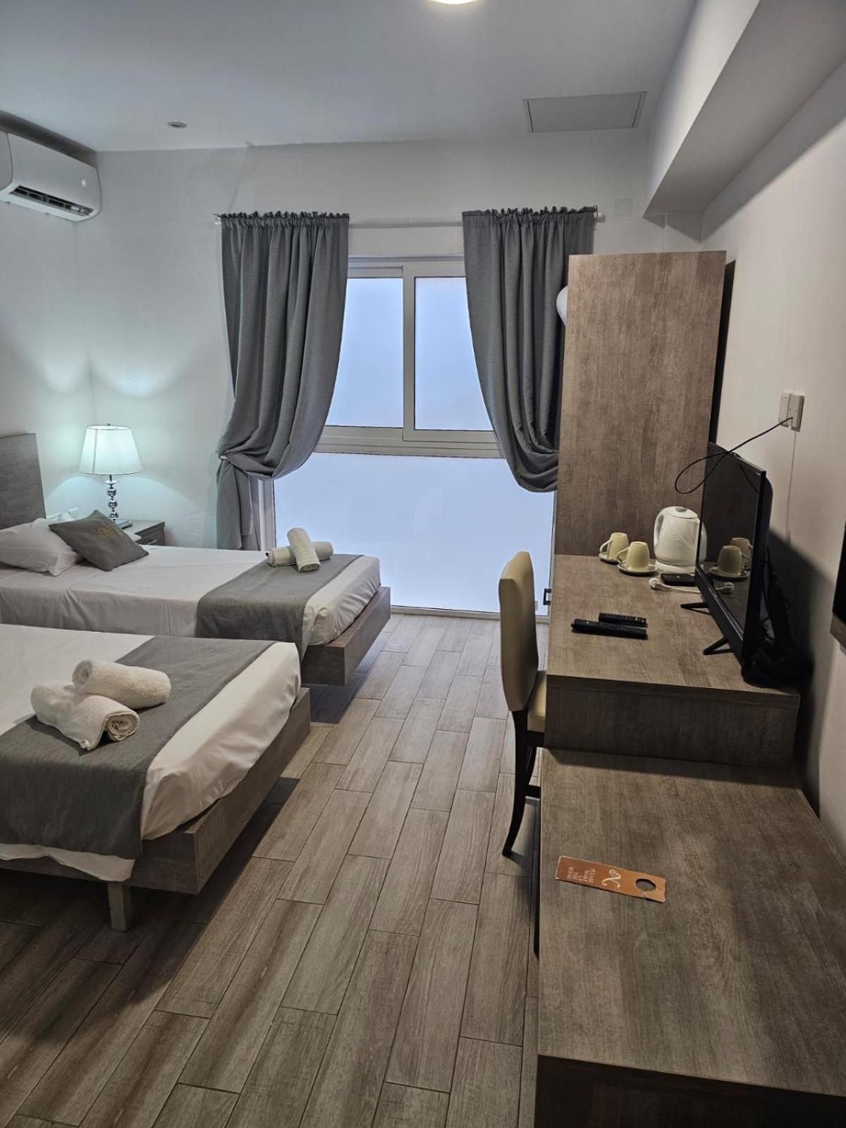 Napoli Suites Studios Aparthotel Сент Джулианс Экстерьер фото