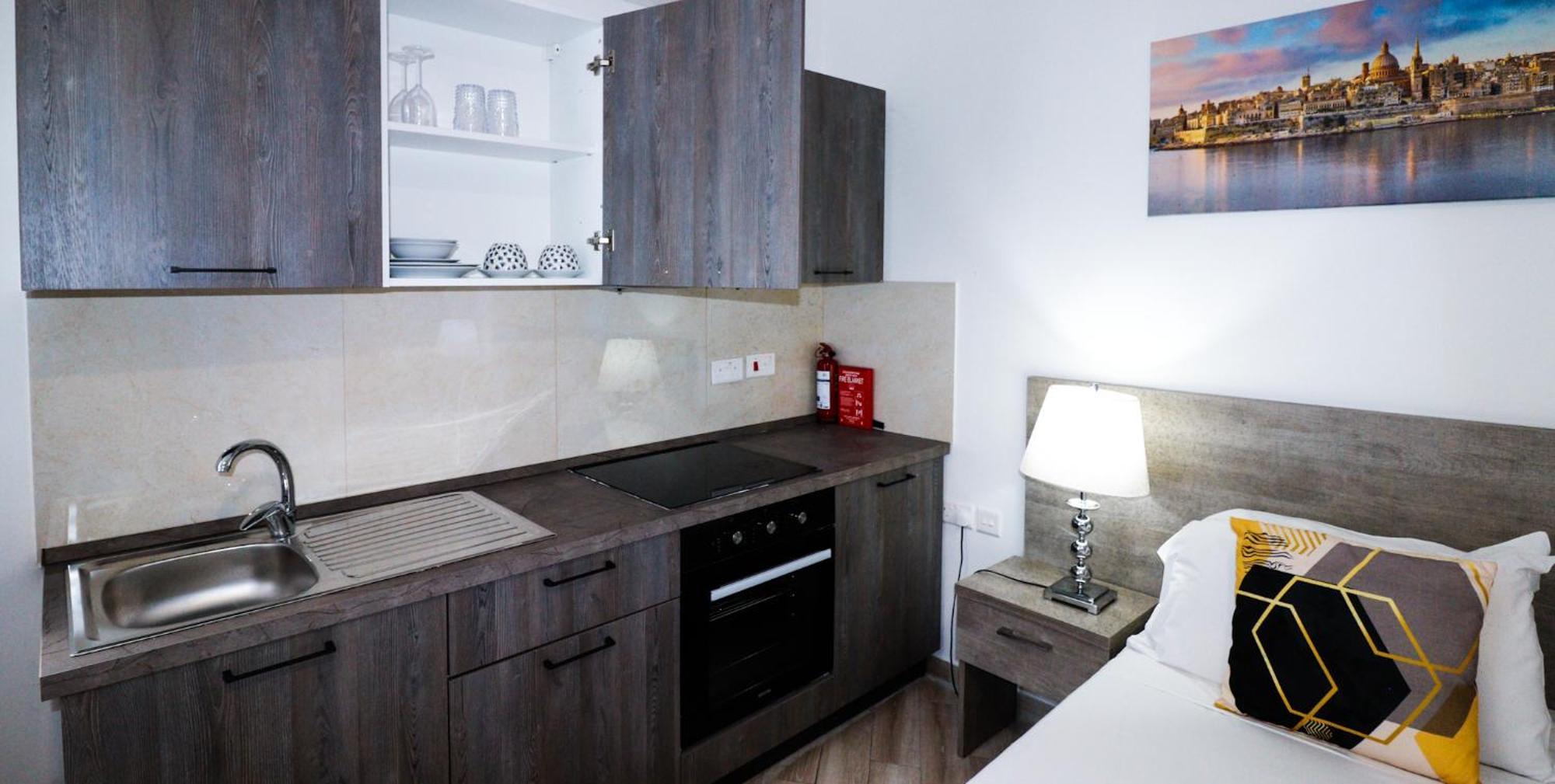 Napoli Suites Studios Aparthotel Сент Джулианс Экстерьер фото