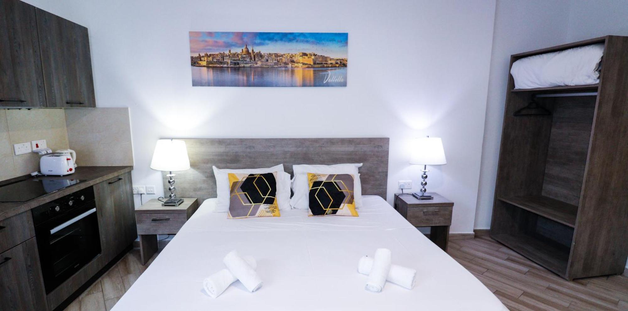 Napoli Suites Studios Aparthotel Сент Джулианс Экстерьер фото