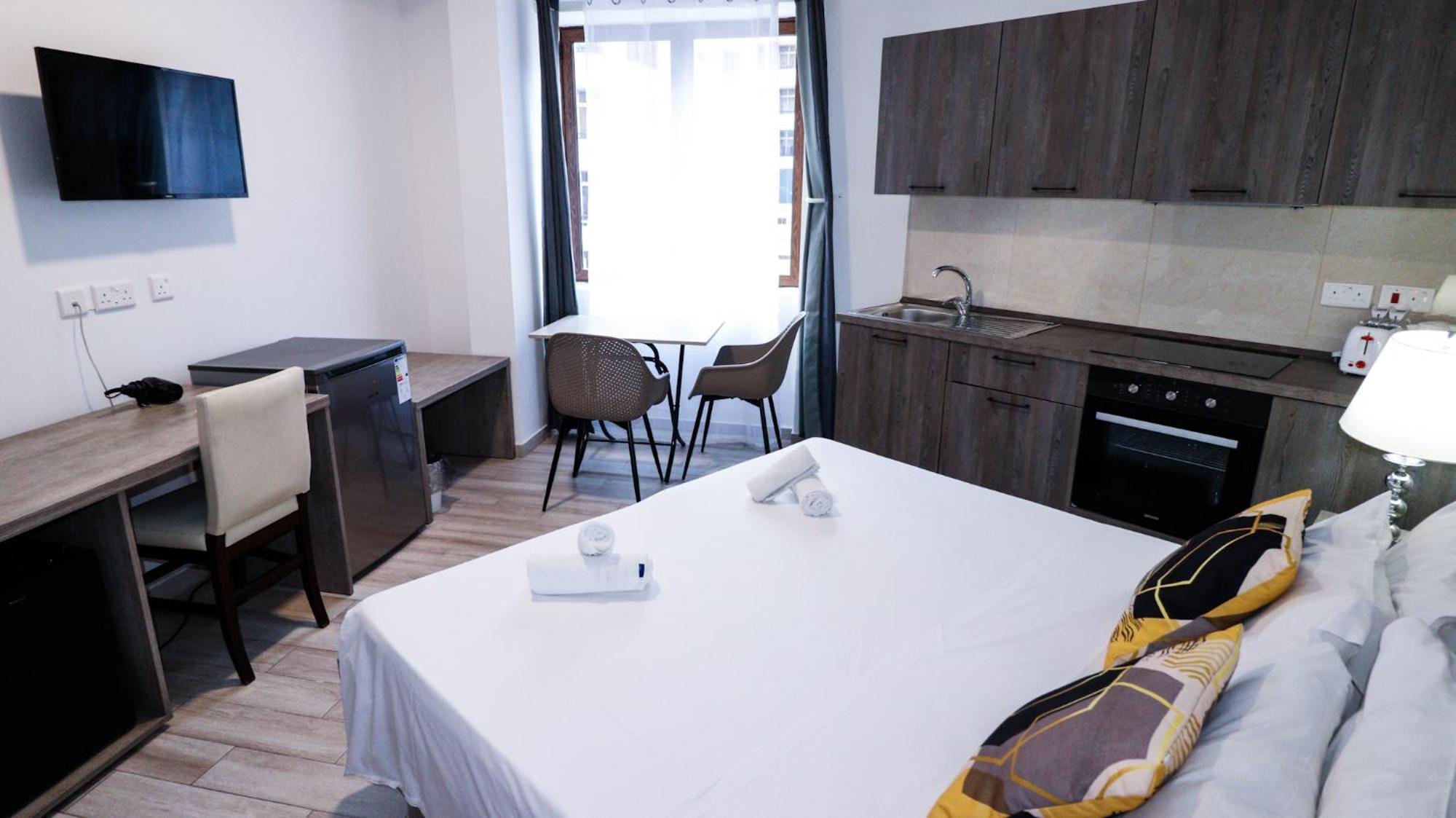 Napoli Suites Studios Aparthotel Сент Джулианс Экстерьер фото