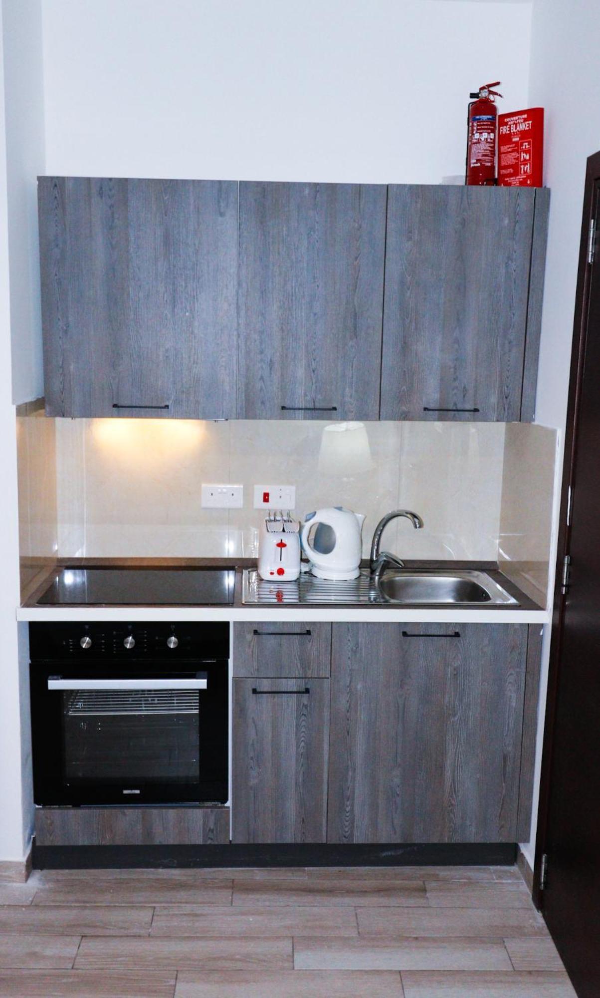 Napoli Suites Studios Aparthotel Сент Джулианс Экстерьер фото