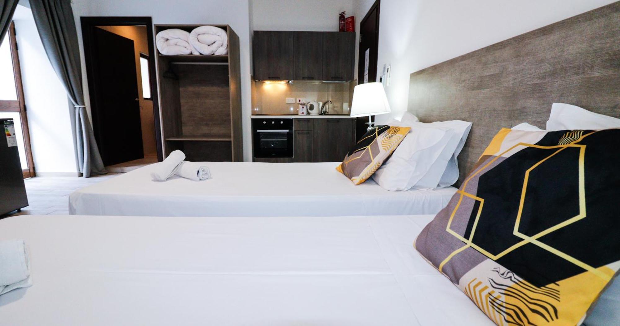 Napoli Suites Studios Aparthotel Сент Джулианс Экстерьер фото