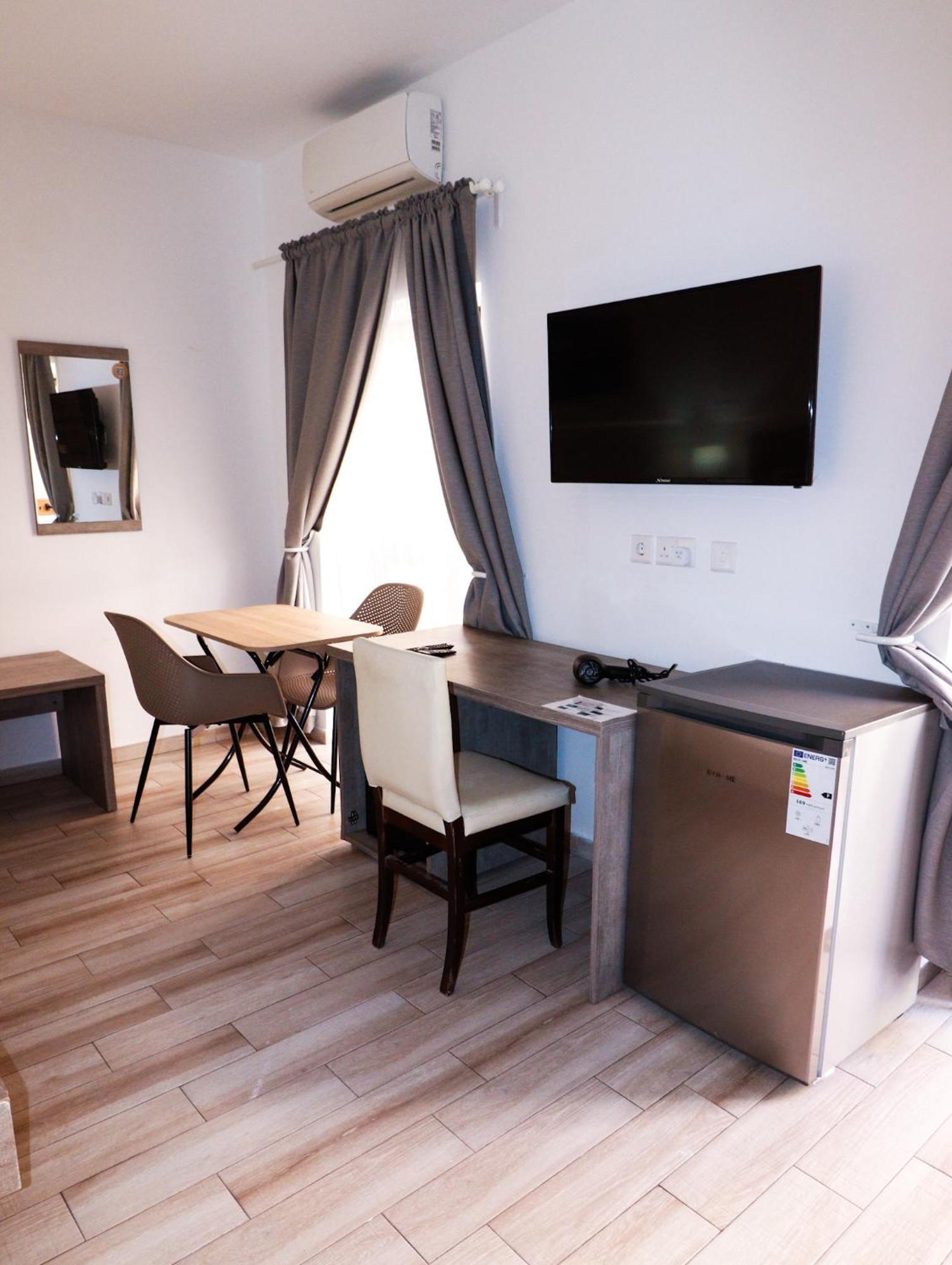 Napoli Suites Studios Aparthotel Сент Джулианс Экстерьер фото