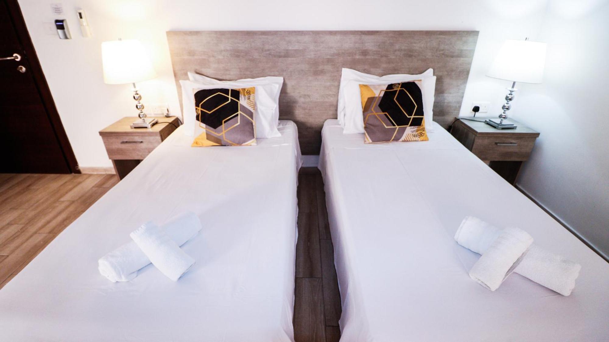 Napoli Suites Studios Aparthotel Сент Джулианс Экстерьер фото