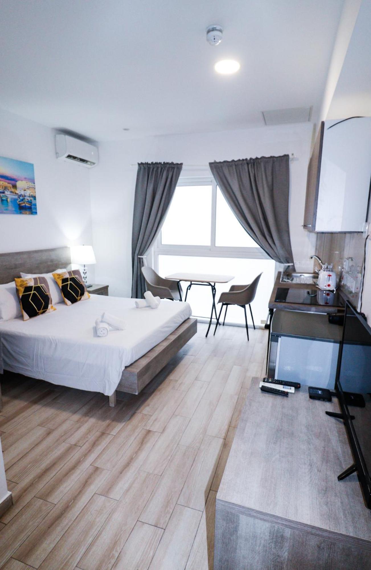 Napoli Suites Studios Aparthotel Сент Джулианс Экстерьер фото