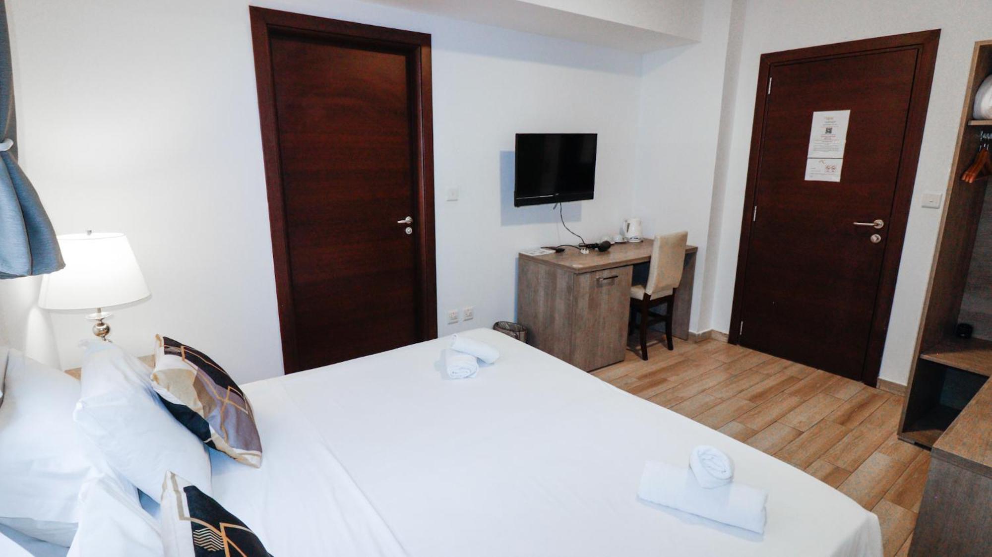 Napoli Suites Studios Aparthotel Сент Джулианс Экстерьер фото
