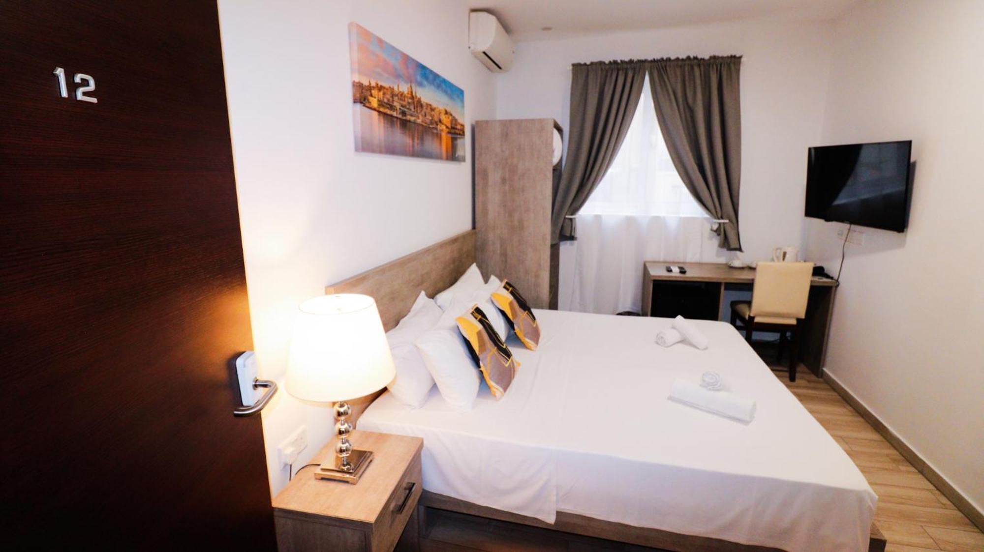 Napoli Suites Studios Aparthotel Сент Джулианс Экстерьер фото
