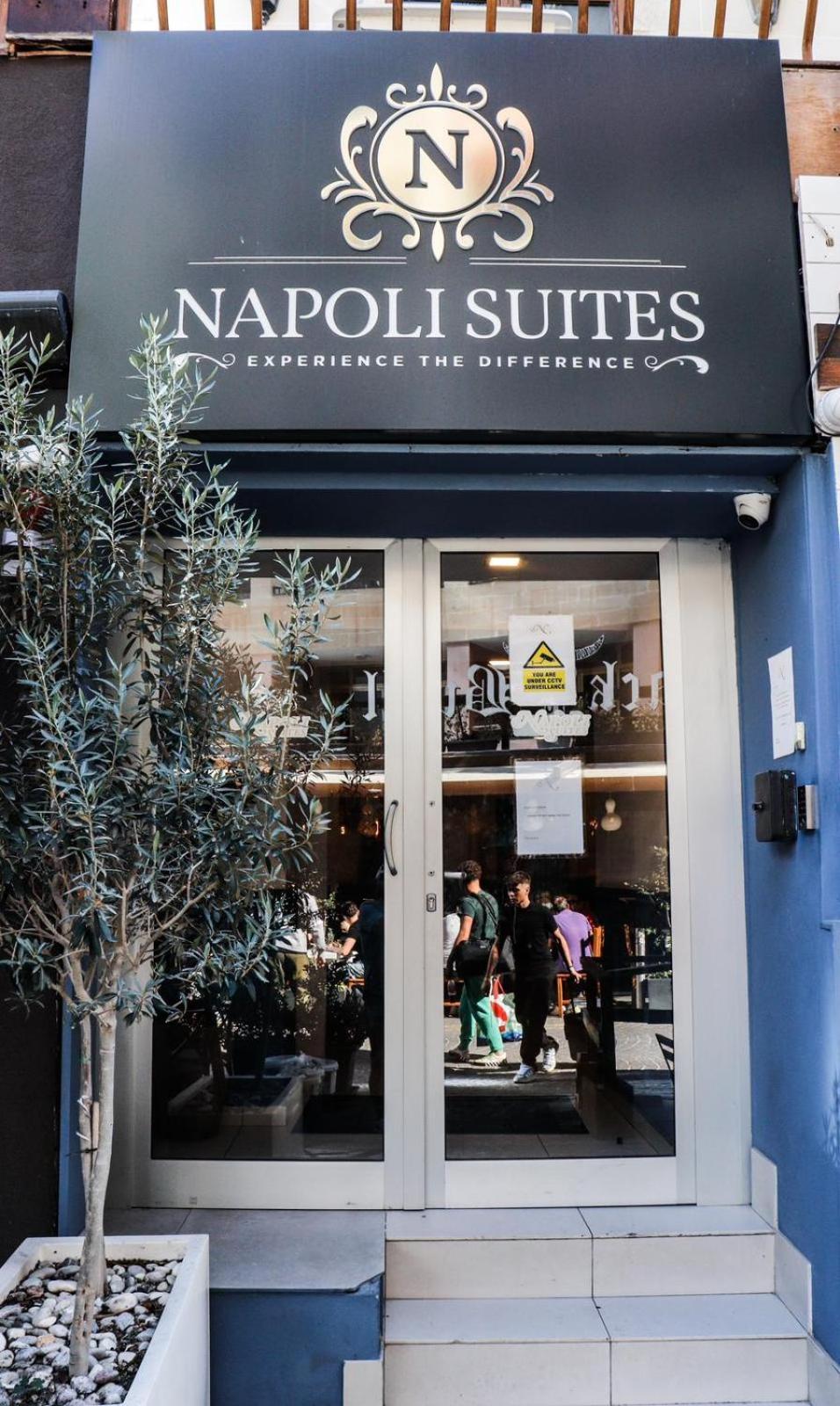 Napoli Suites Studios Aparthotel Сент Джулианс Экстерьер фото